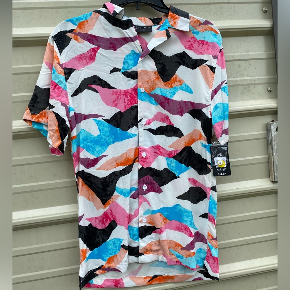 No Boundaries Mens Short Sleeve Printed Rayon Button Down Shirt, Size; XS
